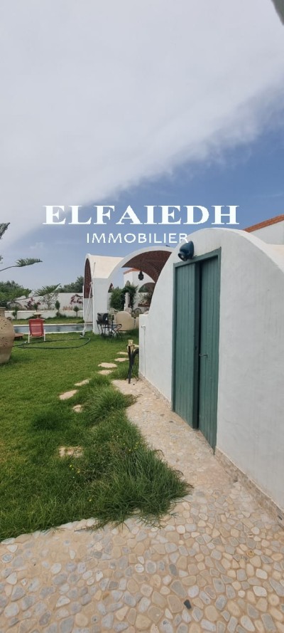 Réf; V4024 villa sirina-11