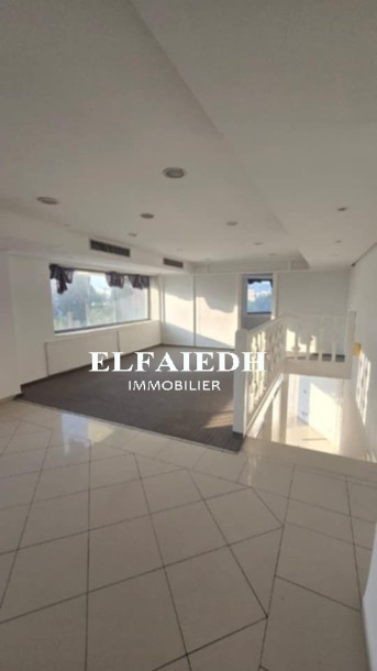 Locale panorama L281-0