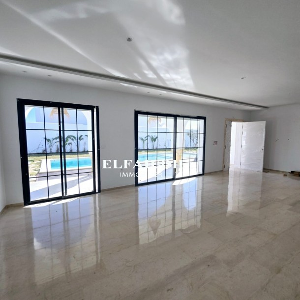 Villa Adora V9291-5